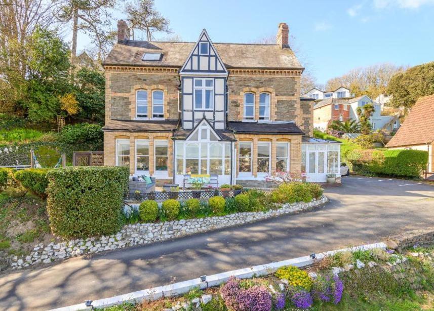 Norbury House Stylish Accommodation อิลฟราคูมบ์ ภายนอก รูปภาพ
